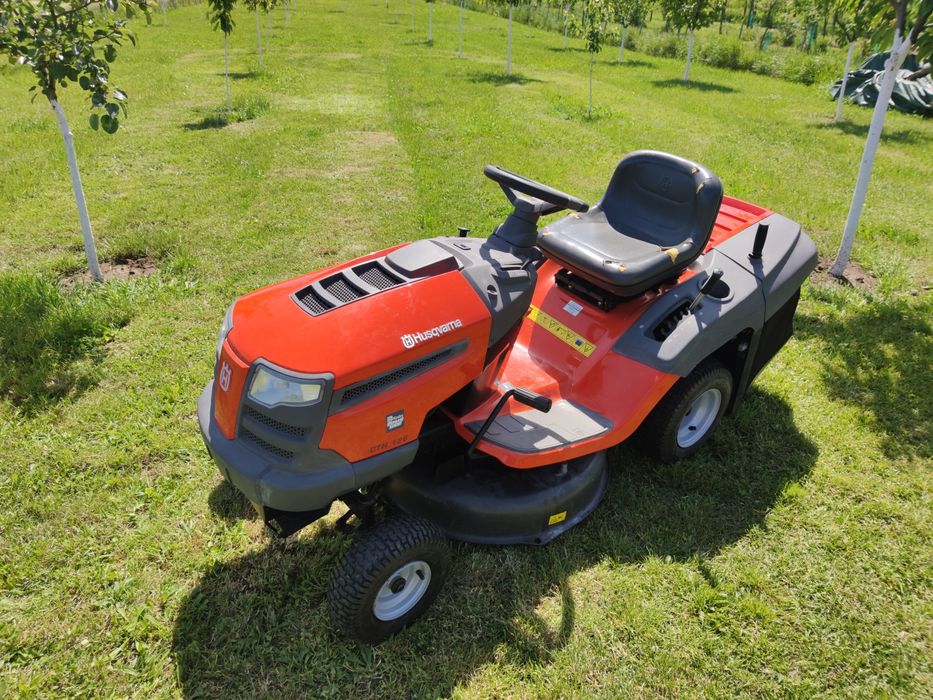 Vand Tractoras de tuns iarba/gazon Husqvarna CTH 126