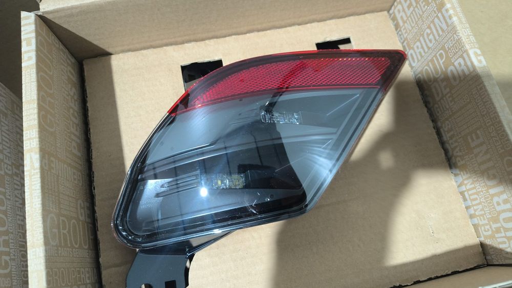 LAMPĂ, SPATE Renault Austral. Nou