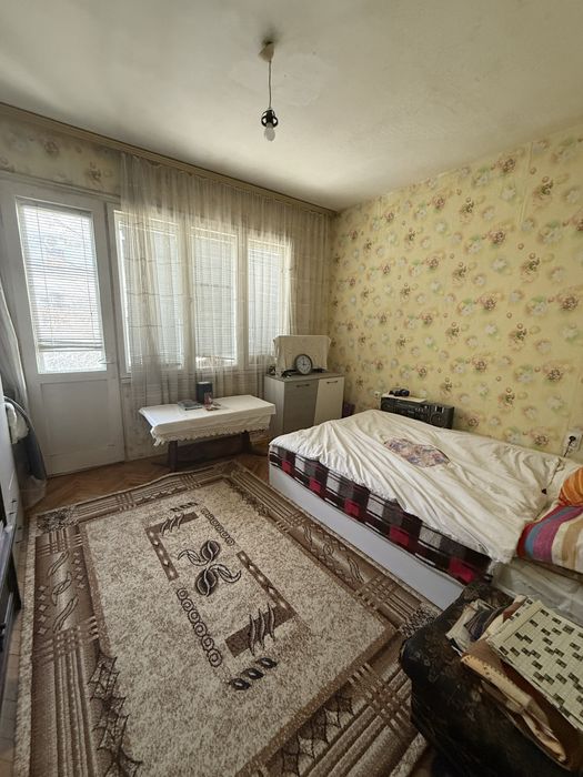 Продава се Тристаен апартамент в Варна, Базар Левски - 80 кв.м за 3113 €/кв.м - Снимка #3