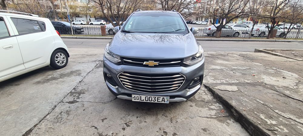 Авто машина трекр1