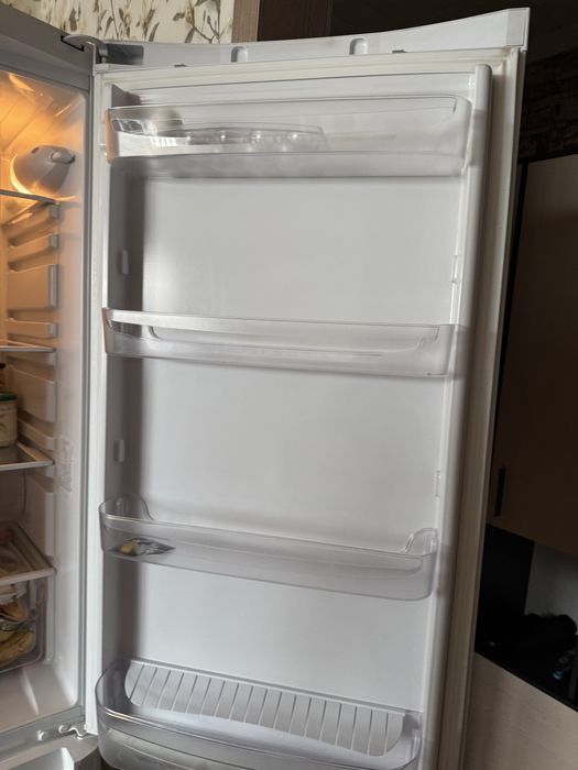 Indesit холодильник