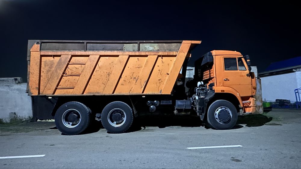 Продам Камаз 6520