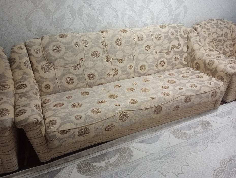 Продам диван в гостиную