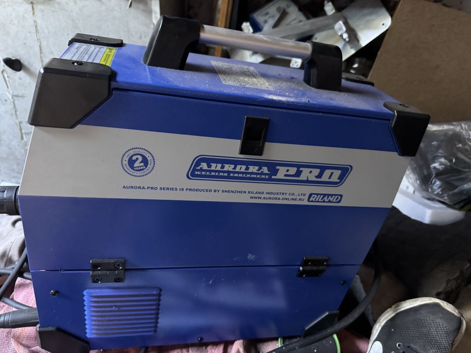 Продам сварку в идиальном состояни  aurora pro 205