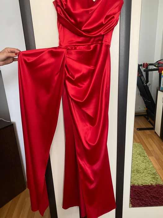 Rochie elegantă roșie