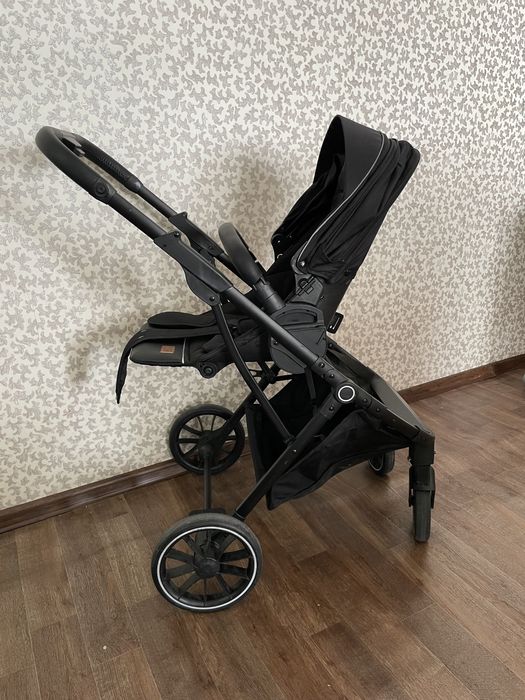 Коляска детская с перекидной ручкой