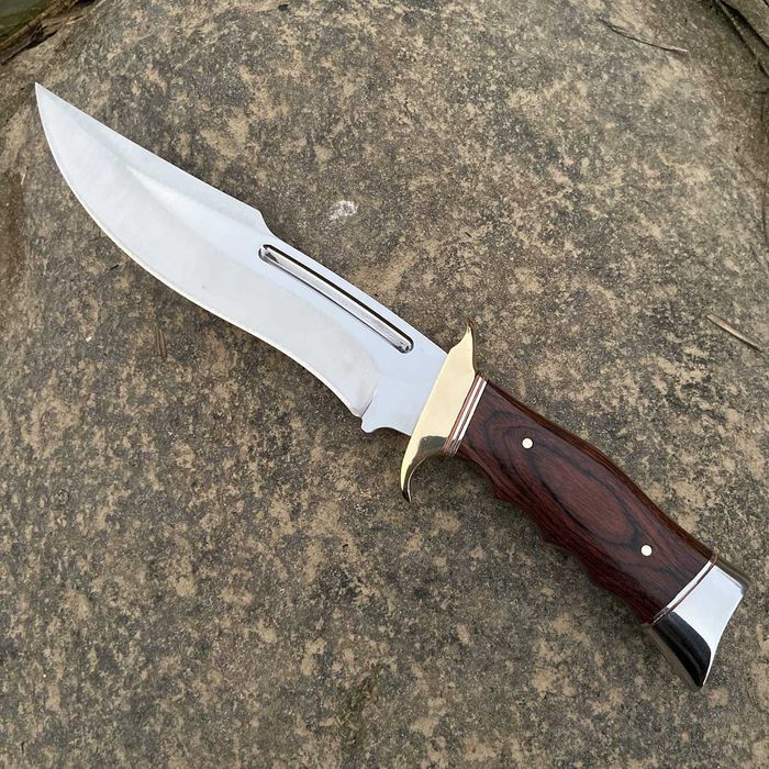 Ловен нож с кожена кания Full Tang Цяло парче метал HTWM-102