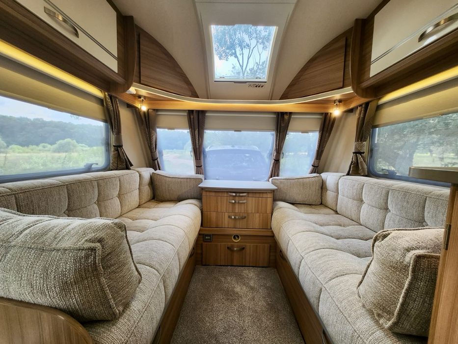 Inchiriez rulota camping deosebita