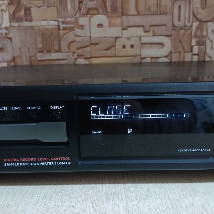 Продам CD проигрыватель. Филипс CDR 600