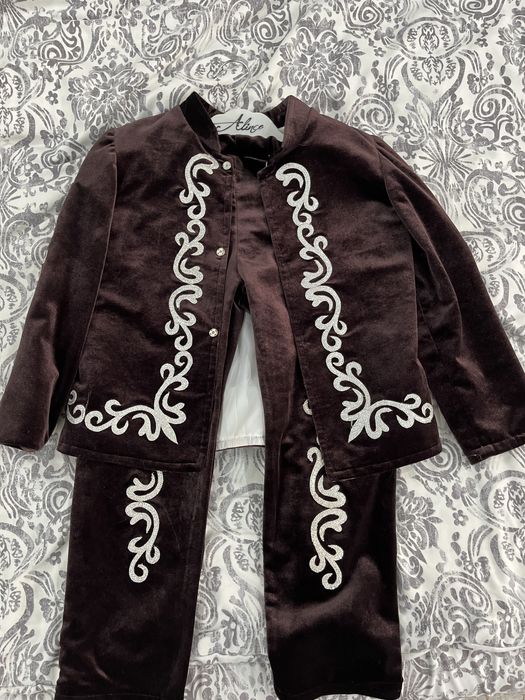 Продам детский костюм