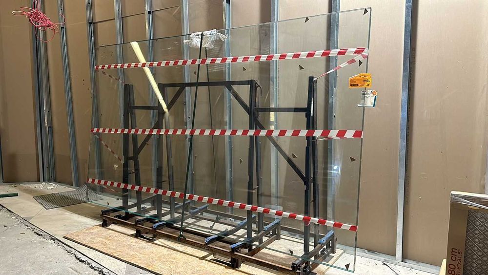 Стекло триплекс 10+10 мм.