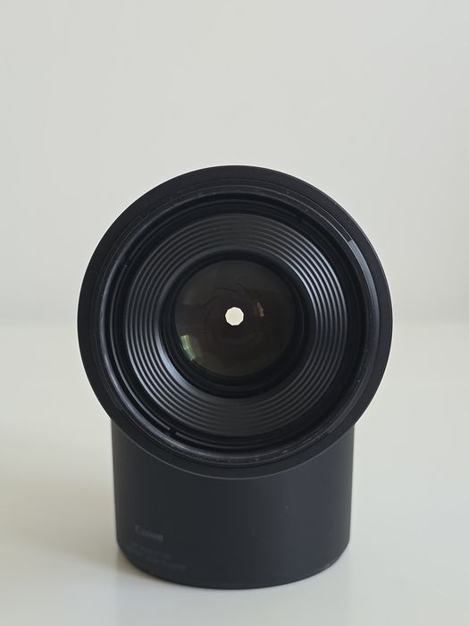 Canon RF 100mm F2.8 L Macro IS USM