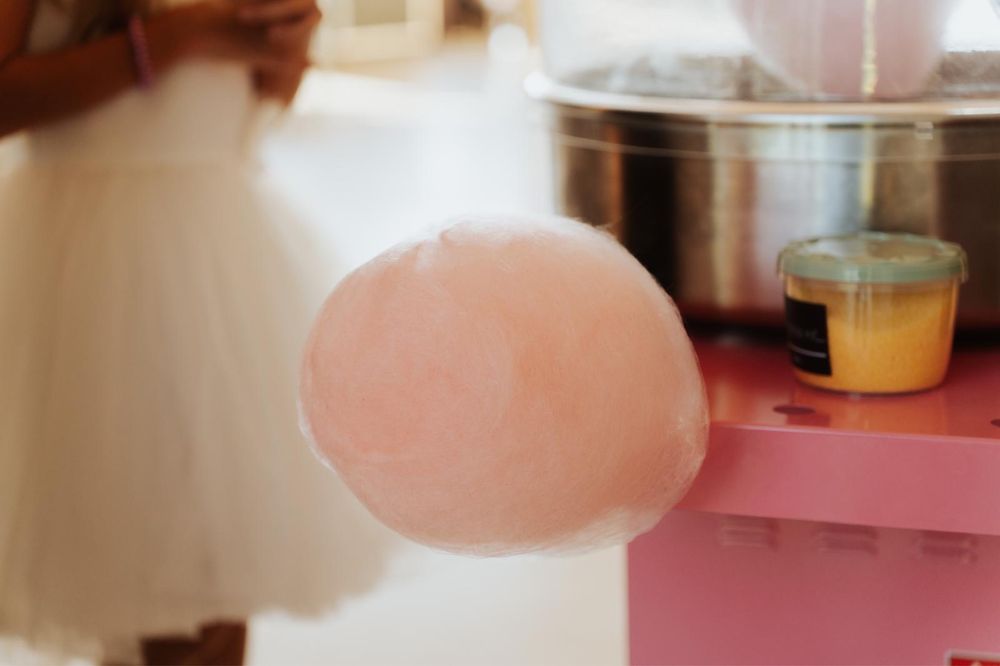 Kids corner- Animatori- Masina Baloane-Tobogane-Pictura pe fata-Jocuri