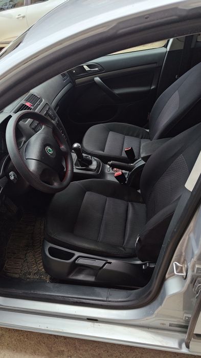Skoda Octavia 1.6FSI 115кс 180180км 1ви Собственик Обслужена Michelin