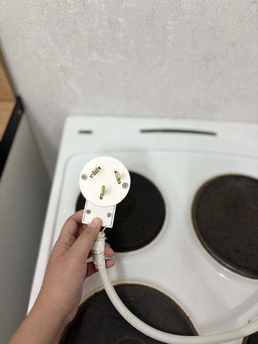 Продается плита, все 4 конфорки рабочие