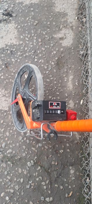 Рулетка. Метр. Шагомер.