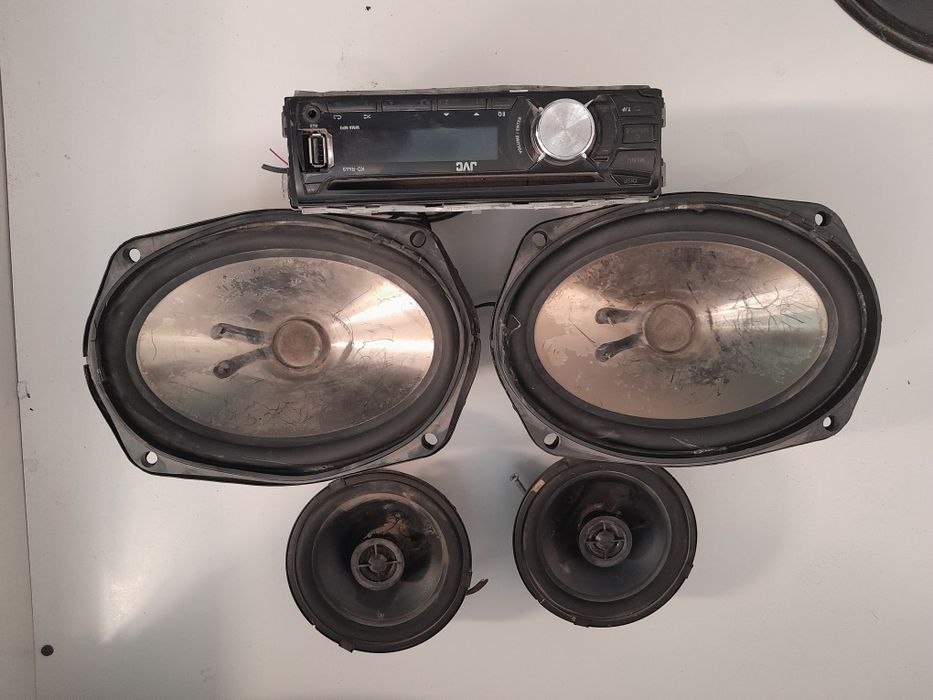 Продам JVC мафон и калонка вместе могнитолла