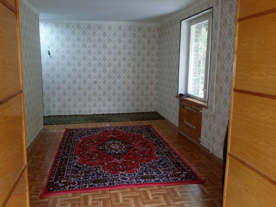 Продается своя 1 комнатная кирпичная квартира. Чиланзар 15 квартал