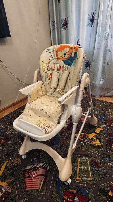 Детский стульчик для кормления