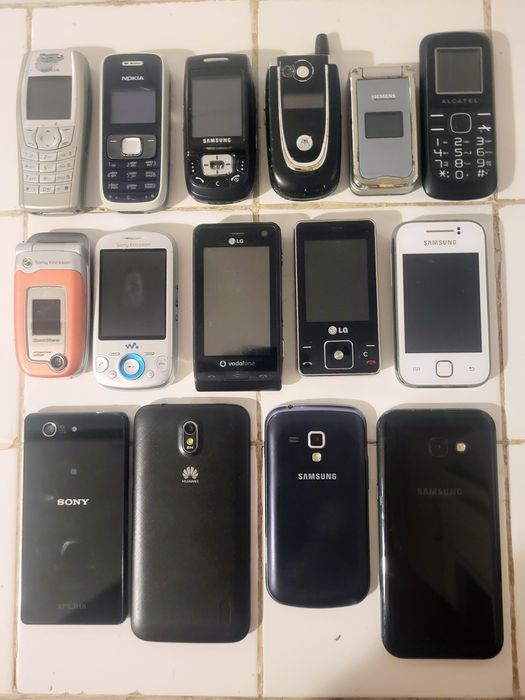 Продавам лот стари телефони Siemens, Samsung, Nokia и други