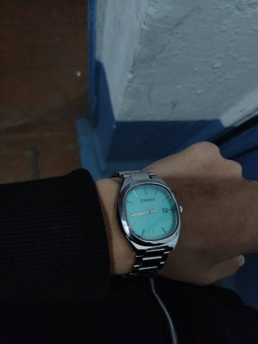 Часы casio в необычном цвете