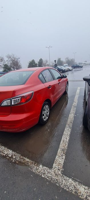 Mazda 3 berlina,1.6 benzina  93423 km