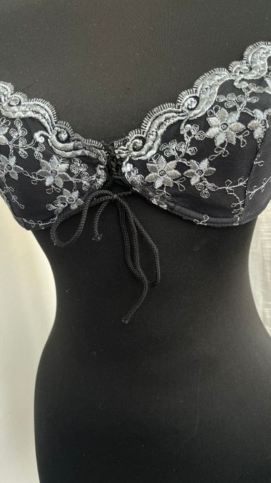 Sutien vintage în stil La Perla