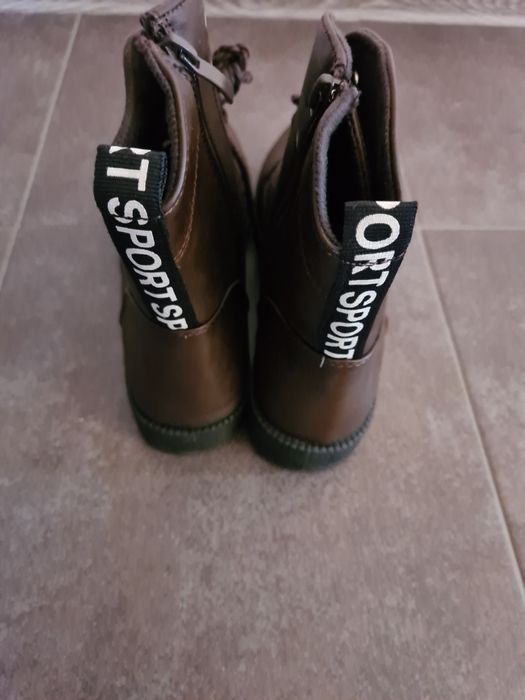 Боти-нови-кафяви