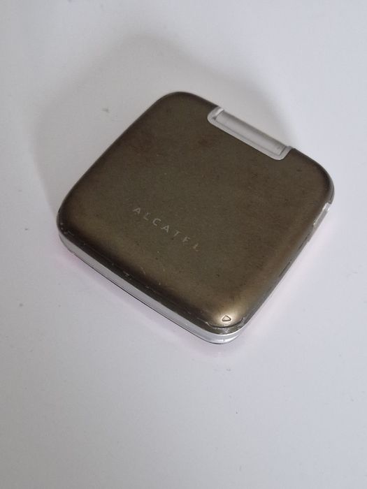 Telefon ca o cutie de farduri, Alcatel