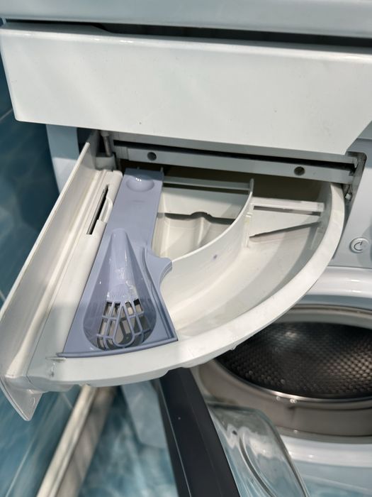 Стиральная машина Hotpoint-Ariston (6 кг)