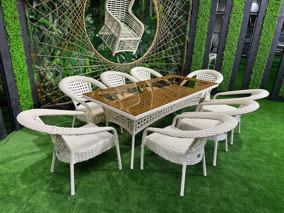 Ratan tuqima stol stullar