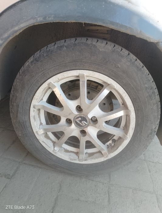 Продам комплект летних шин