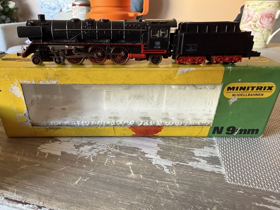 Minitrix хоби локомотиви