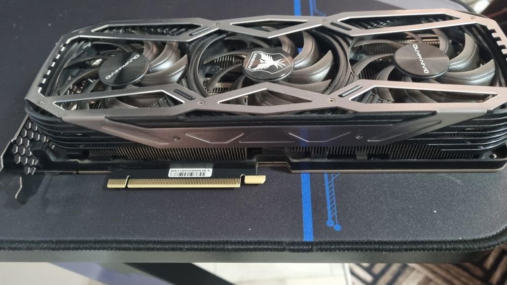 Vînd placa video ddr6 Rtx 3080