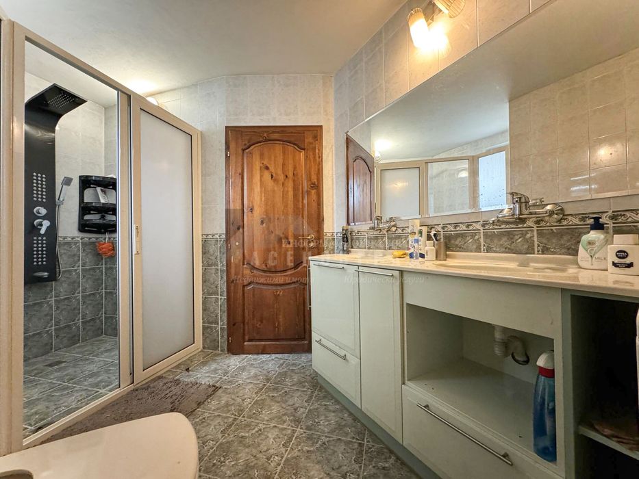 Продава се Къща в Асеновград - 200 кв.м за 1175 €/кв.м - Снимка #7