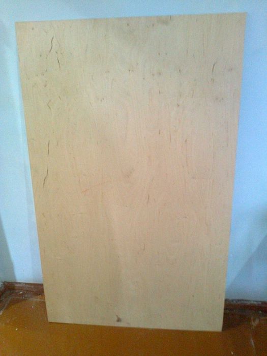 Продается лист фанеры 8 мм.