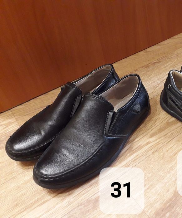 Продам детские ботинки