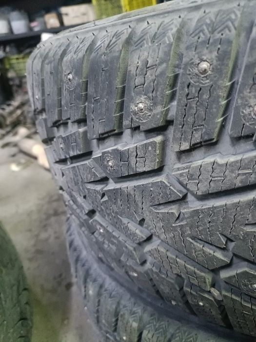 Комплект зимних шин r17 225/50