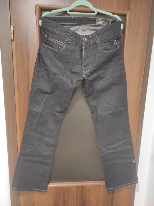 Blugi w 33 h 32 jack & Jones cărămiziu și negru