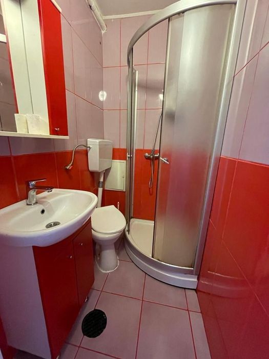Proprietar închiriez garsonieră in sector 3 langa metrou 1 decembrie