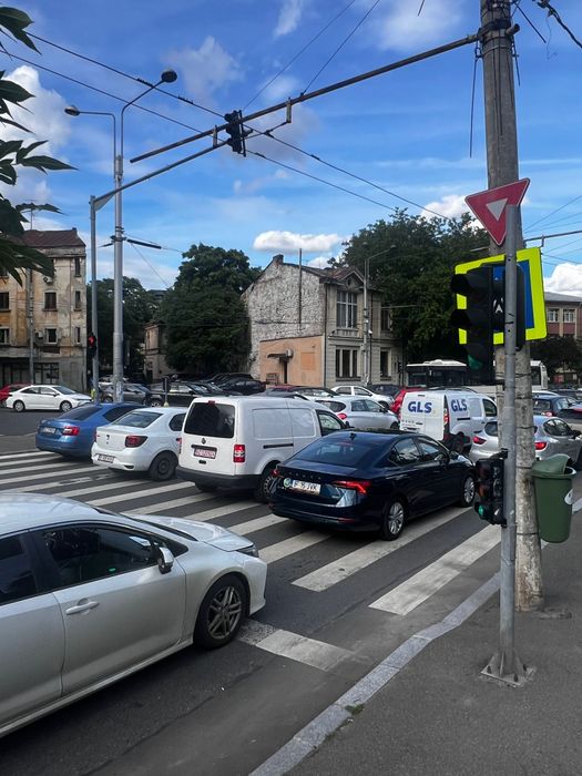 Ofer spațiu publicitar de închiriat,ultravizibil,zona centrala,buc.