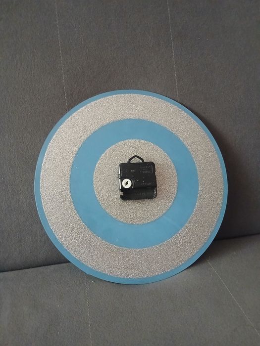 Ceas de perete electronic