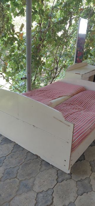 Spalniy, shkaf,  mebel trumo lari bilan sotiladi