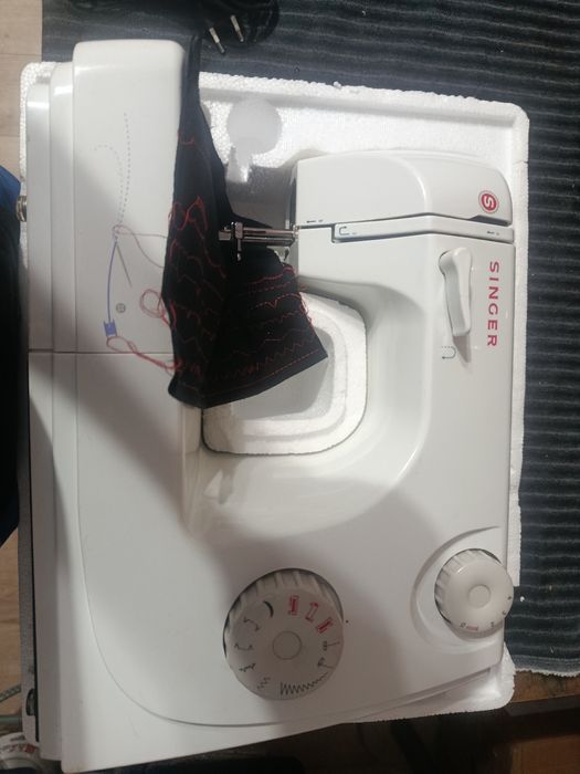 Mașina cusut Singer Smart 2