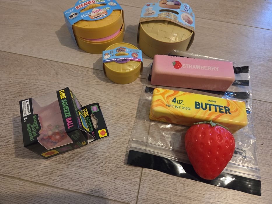 Dumpling Butter Squishy Nido Cube Strawberry
