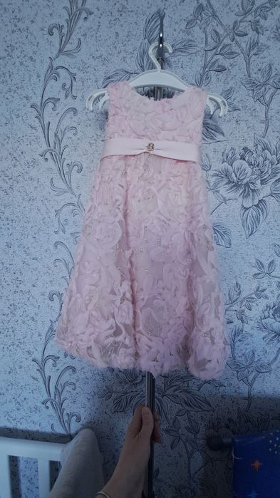 Продам детские платья