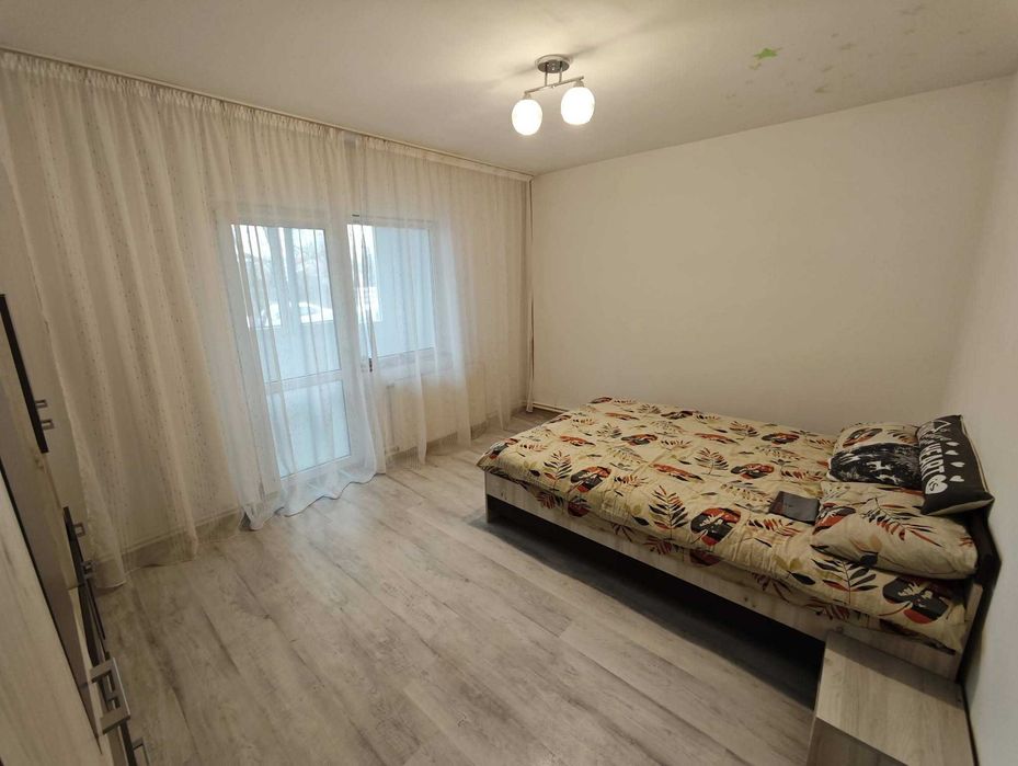 Apartament 3 camere, Sector 6