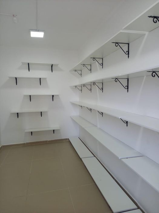 Полки белые стеллажи настенные