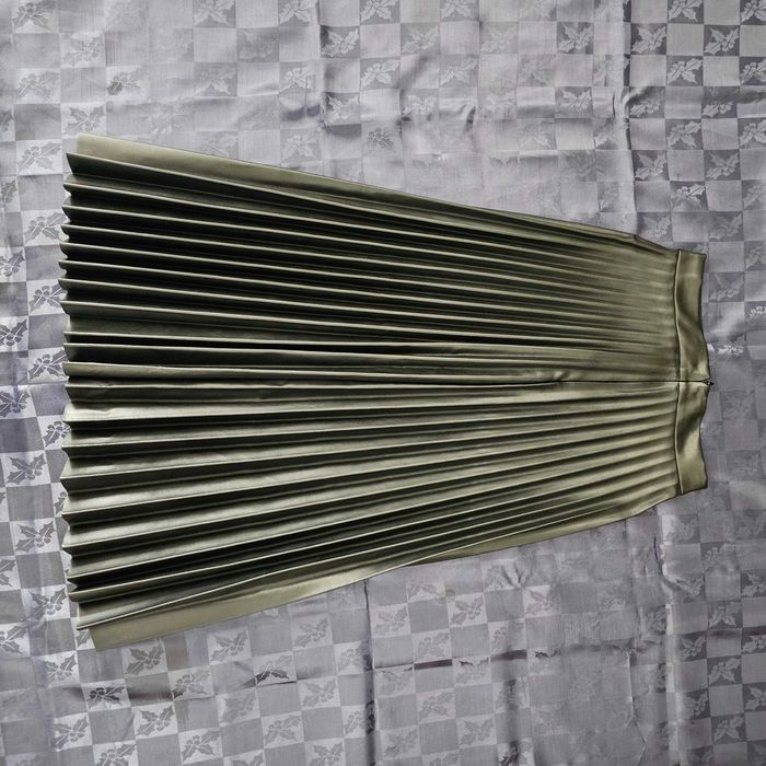 Нова едро плисирана кожена пола "Stradivarius" Страдивариус XS размер