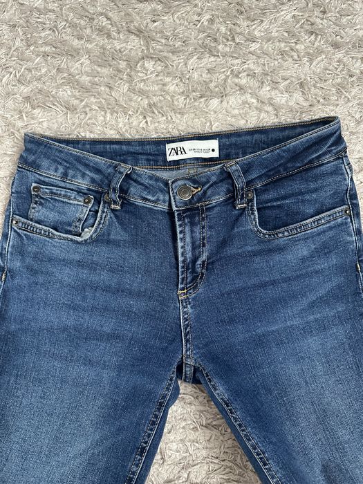 Тъмно сини дънки от Зара